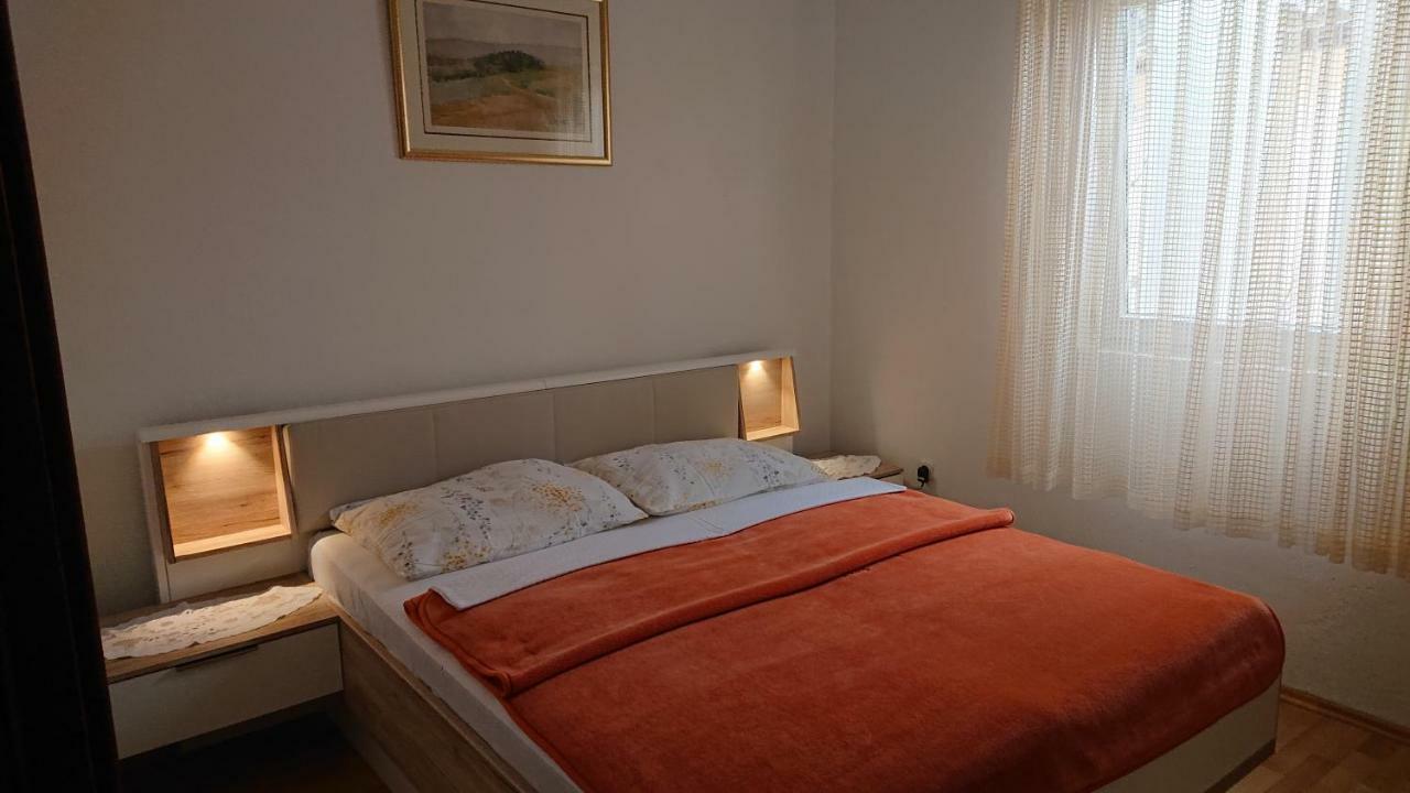 Apartman Ivanka Apartment Vir Ngoại thất bức ảnh