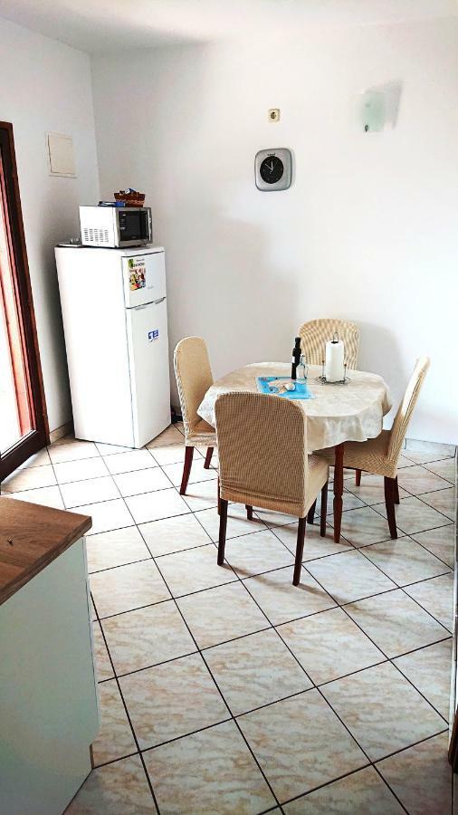 Apartman Ivanka Apartment Vir Ngoại thất bức ảnh