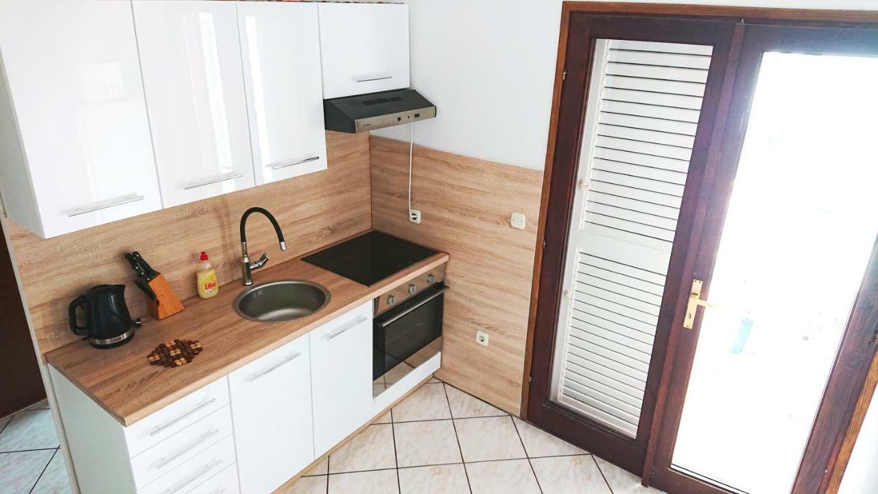 Apartman Ivanka Apartment Vir Ngoại thất bức ảnh