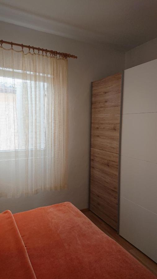 Apartman Ivanka Apartment Vir Ngoại thất bức ảnh